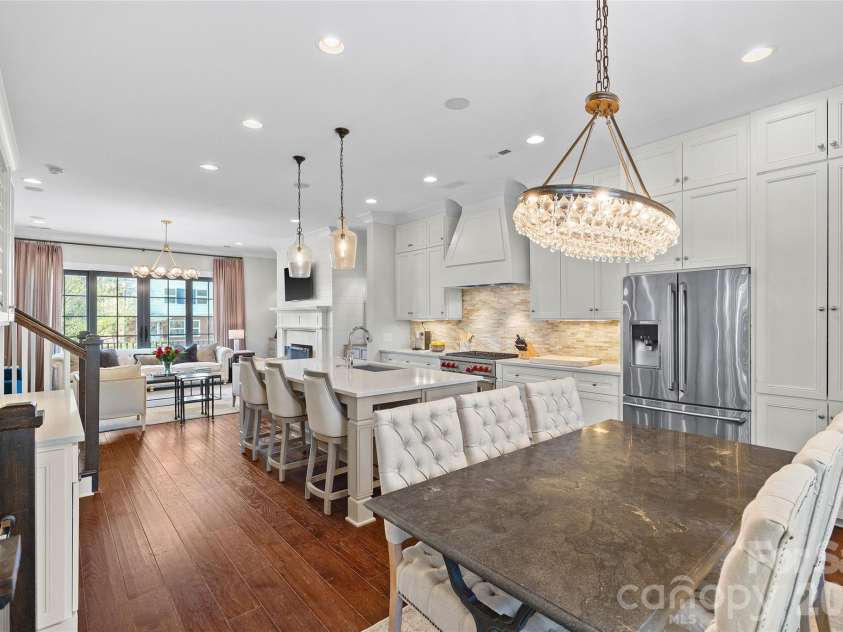 1624 Lombardy Circle, Charlotte, NC 28203.  MLS# CAR4360743, YatesRealty ID 6261. Dining Area