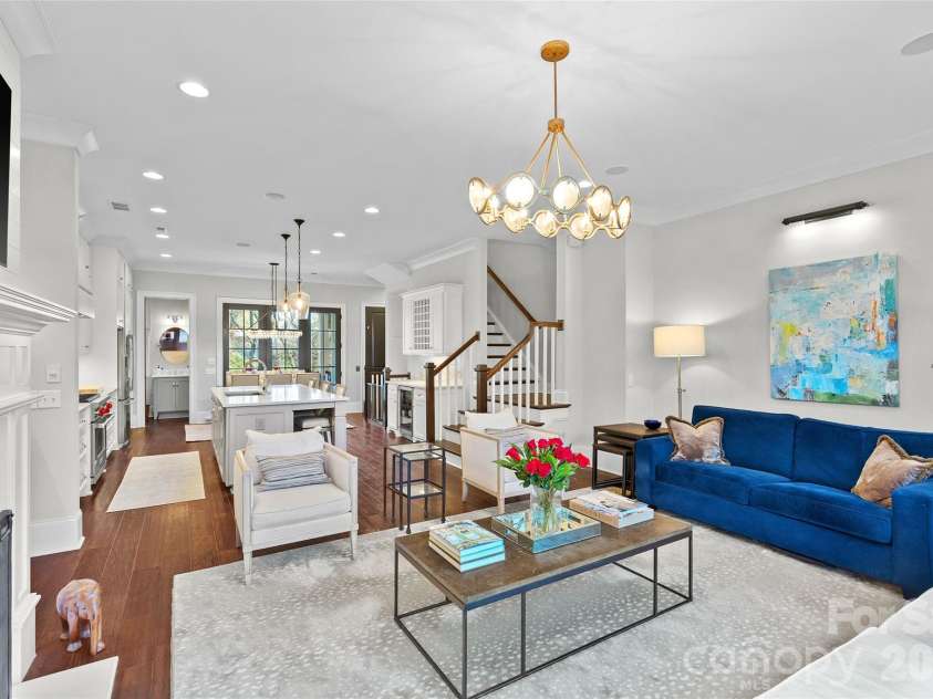 1624 Lombardy Circle, Charlotte, NC 28203.  MLS# CAR4360743, YatesRealty ID 6261. Great Room