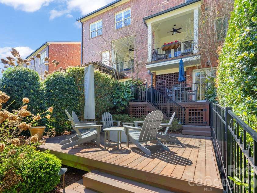 1624 Lombardy Circle, Charlotte, NC 28203.  MLS# CAR4360743, YatesRealty ID 6261. Two Decks