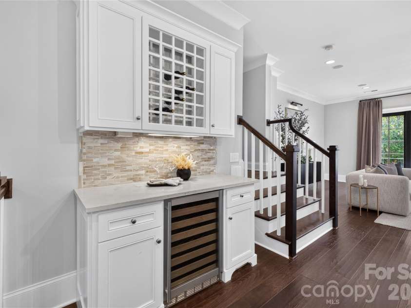1624 Lombardy Circle, Charlotte, NC 28203.  MLS# CAR4410340, YatesRealty ID 6261. 