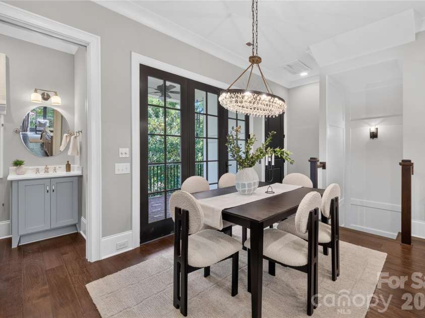 1624 Lombardy Circle, Charlotte, NC 28203.  MLS# CAR4410340, YatesRealty ID 6261. Dining Area