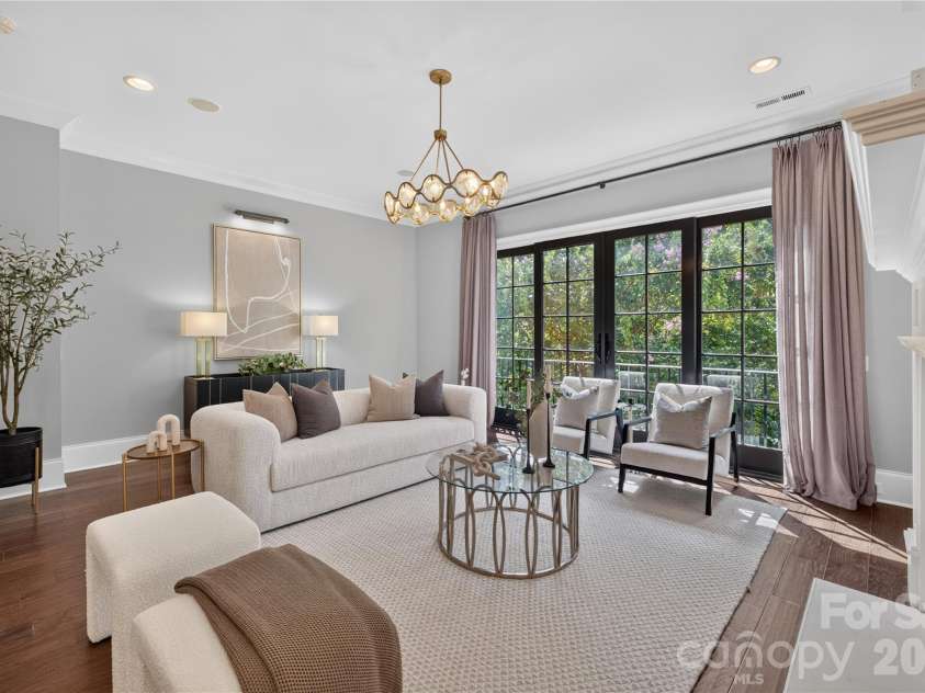 1624 Lombardy Circle, Charlotte, NC 28203.  MLS# CAR4410340, YatesRealty ID 6261. Great Room