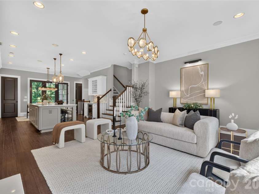 1624 Lombardy Circle, Charlotte, NC 28203.  MLS# CAR4410340, YatesRealty ID 6261. Great Room