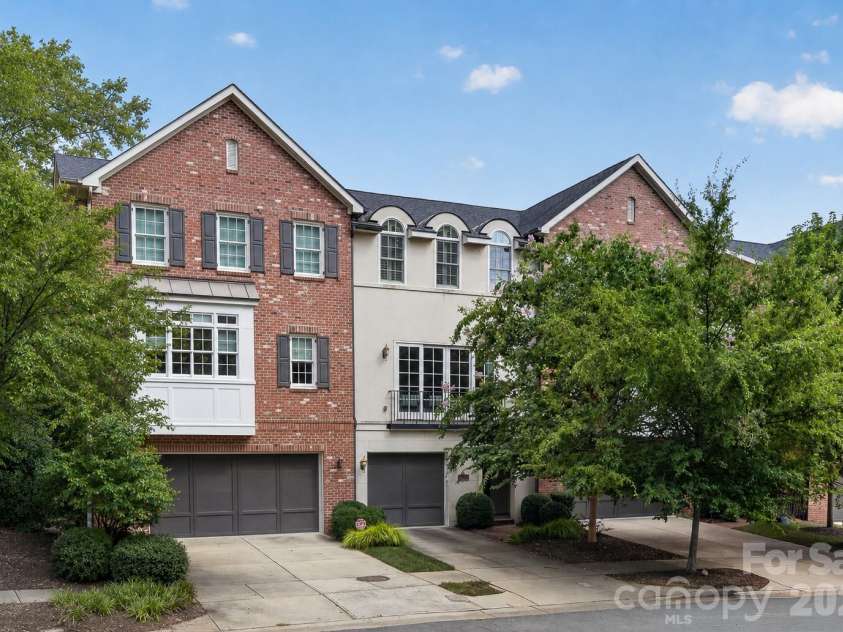 1624 Lombardy Circle, Charlotte, NC 28203.  MLS# CAR4410340, YatesRealty ID 6261. Lombardy Circle