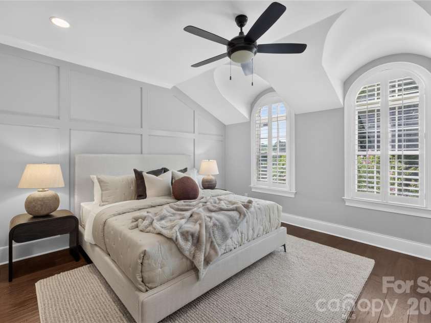 1624 Lombardy Circle, Charlotte, NC 28203.  MLS# CAR4410340, YatesRealty ID 6261. Primary Bedroom