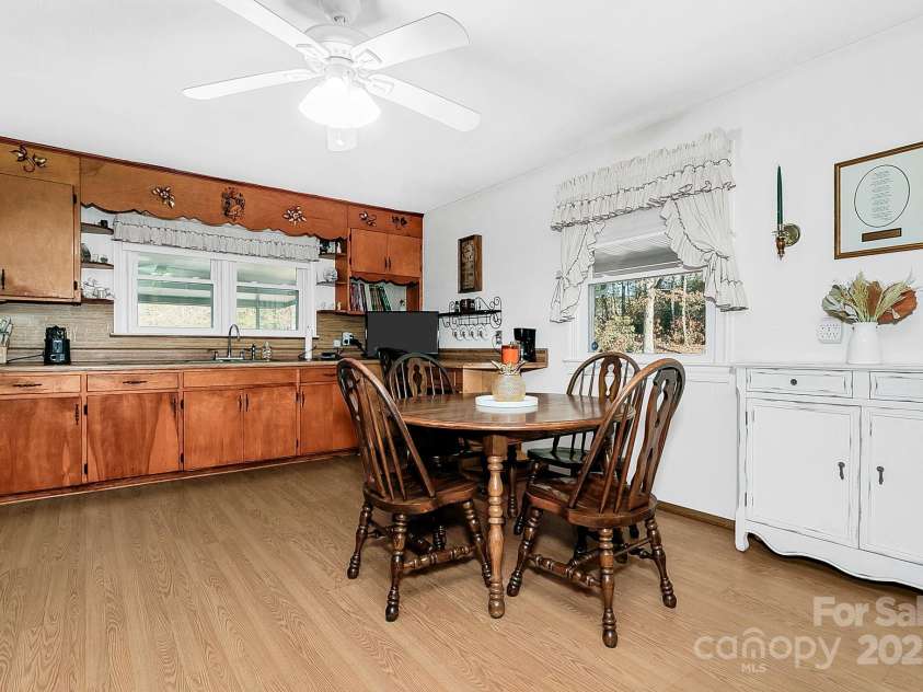 44 Tuttle Road, Hendersonville, NC 28792.  MLS# CAR4318659, YatesRealty ID 6261. Kitchen