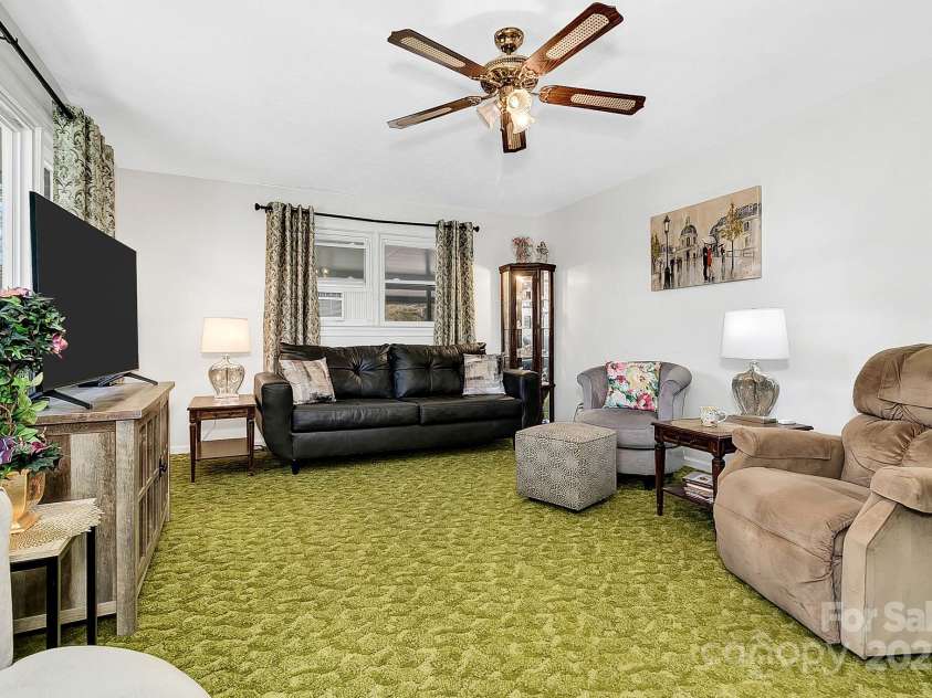 44 Tuttle Road, Hendersonville, NC 28792.  MLS# CAR4318659, YatesRealty ID 6261. Living Room