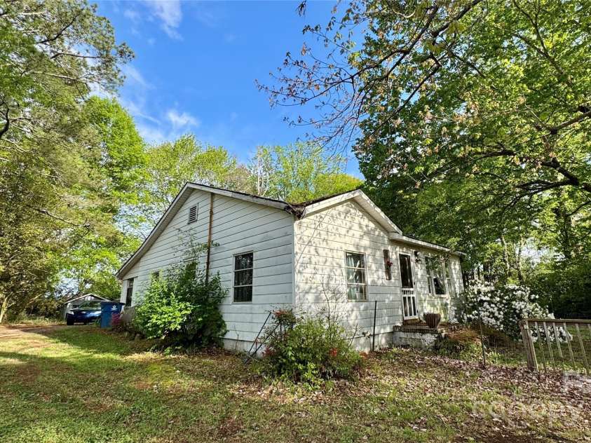 2118 Polkville Road, Shelby, NC 28150.  MLS# CAR4246429, YatesRealty ID 6262. 