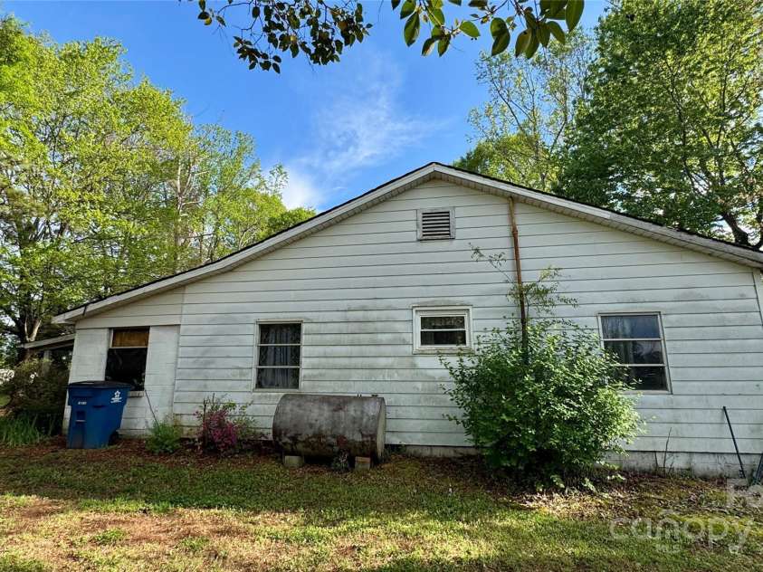 2118 Polkville Road, Shelby, NC 28150.  MLS# CAR4246429, YatesRealty ID 6262. 