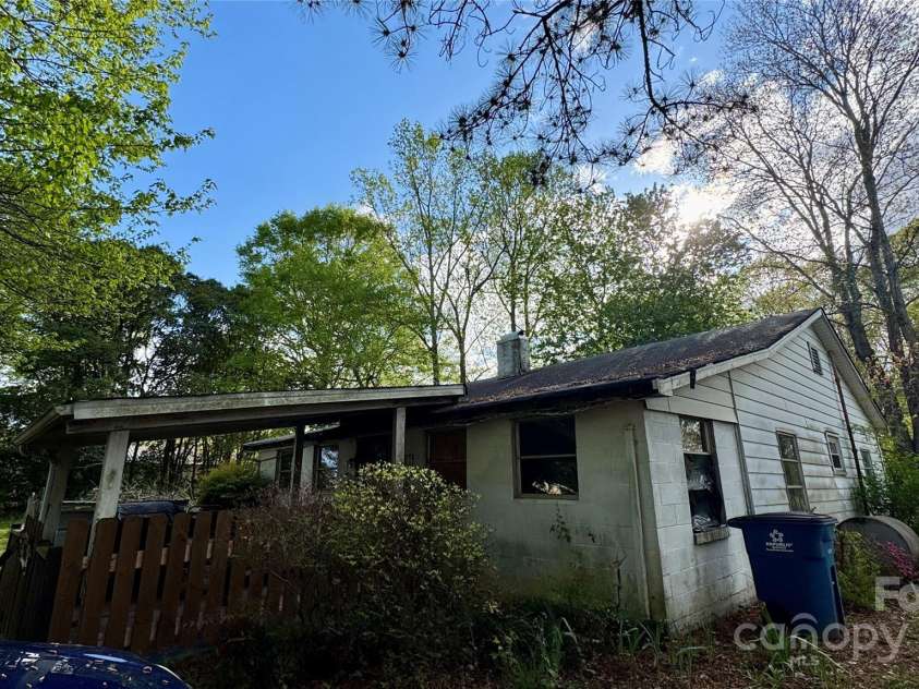 2118 Polkville Road, Shelby, NC 28150.  MLS# CAR4246429, YatesRealty ID 6262. 