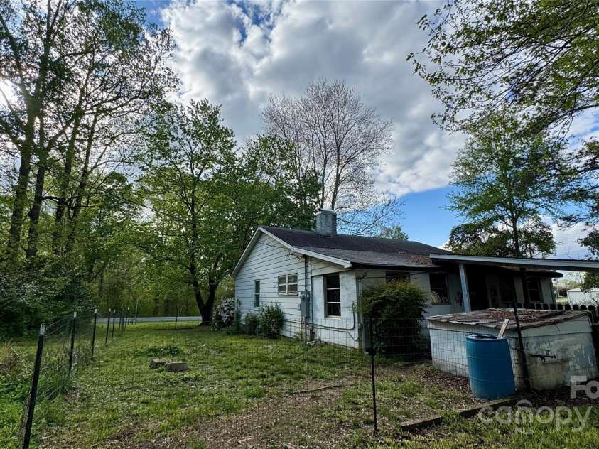 2118 Polkville Road, Shelby, NC 28150.  MLS# CAR4246429, YatesRealty ID 6262. 