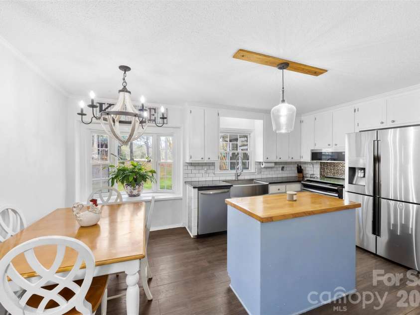 3180 Pinetuck Lane, Rock Hill, SC 29730.  MLS# CAR4359029, YatesRealty ID 6262. Eat-In Kitchen