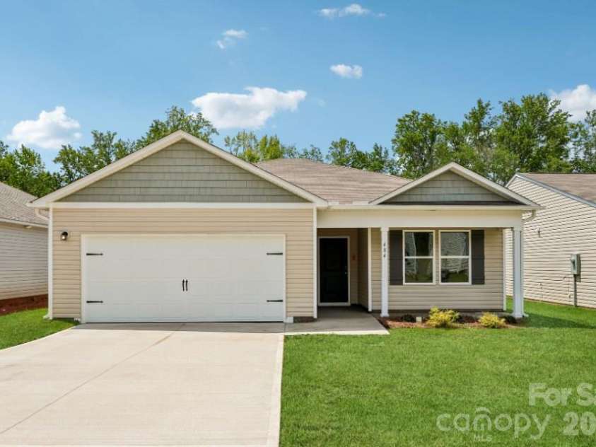 484 Sundown Drive, Spartanburg, SC 29302.  MLS# CAR4362055, YatesRealty ID 6264. 