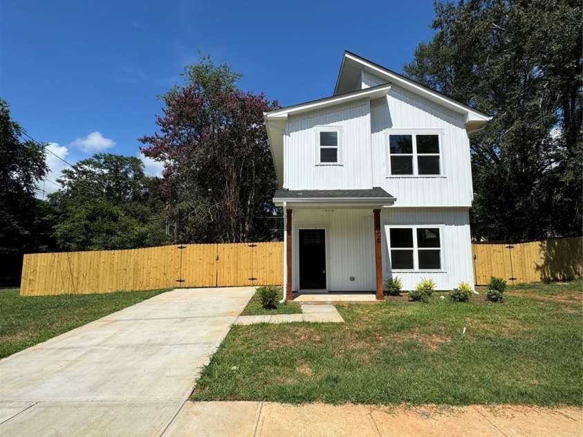 506 Legrand Street, Shelby, NC 28150.  MLS# CAR4239084, YatesRealty ID 6264. 