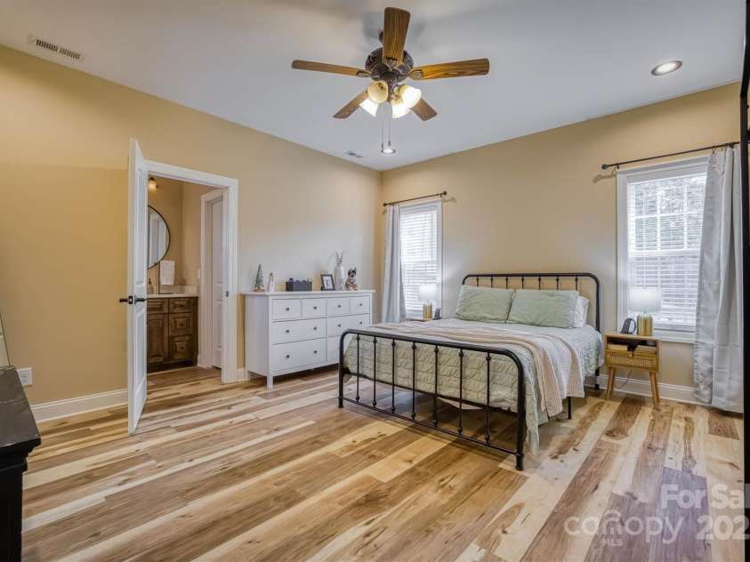 134 Starmount Circle, Morganton, NC 28655.  MLS# CAR4223762, YatesRealty ID 6265. 