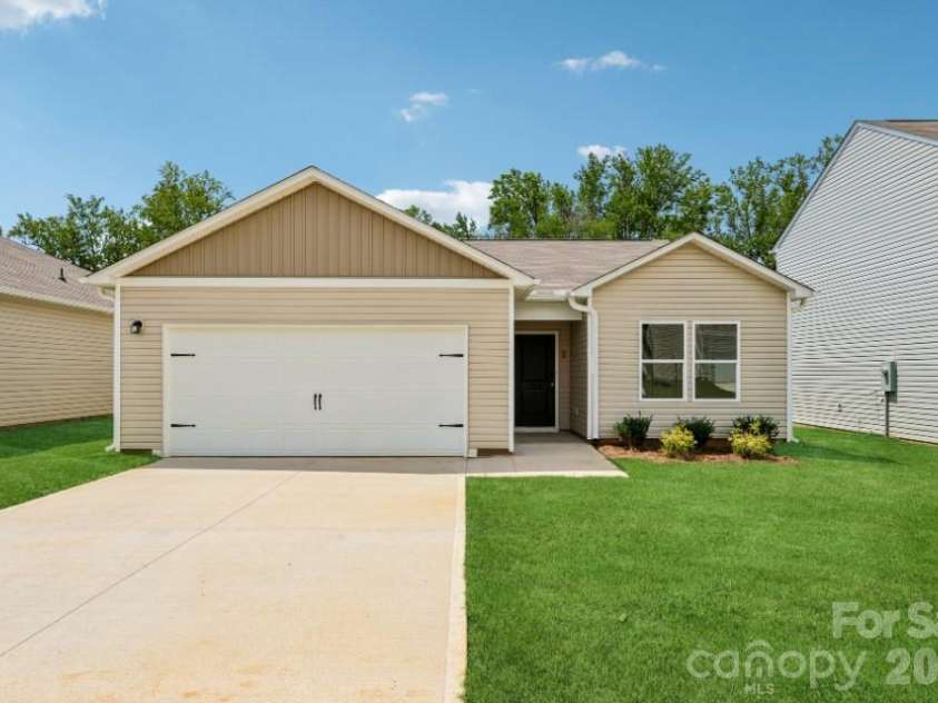 480 Sundown Drive, Spartanburg, SC 29302.  MLS# CAR4362063, YatesRealty ID 6265. 