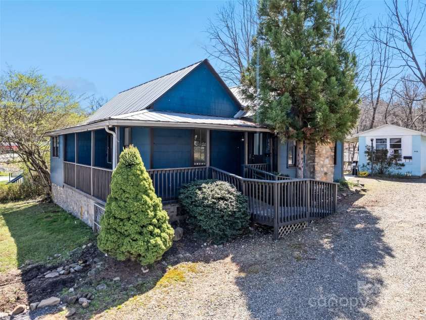 442 and 440 Walnut Street, Waynesville, NC 28786.  MLS# CAR4241877, YatesRealty ID 6266. 