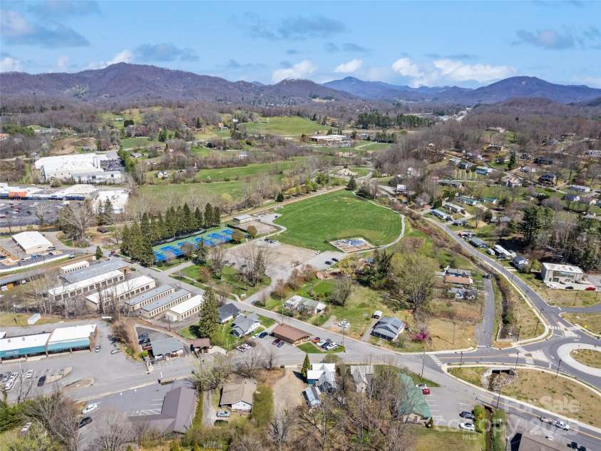 442 and 440 Walnut Street, Waynesville, NC 28786.  MLS# CAR4241877, YatesRealty ID 6266. 