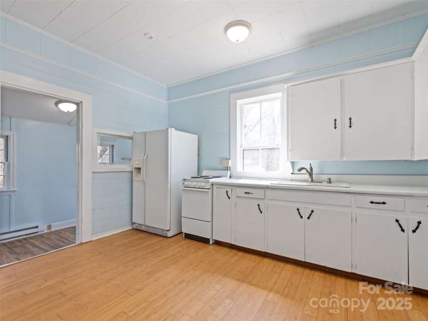 442 and 440 Walnut Street, Waynesville, NC 28786.  MLS# CAR4241877, YatesRealty ID 6266. 