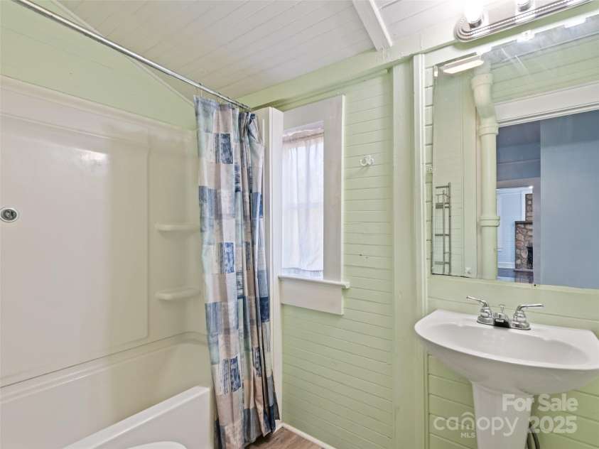 442 and 440 Walnut Street, Waynesville, NC 28786.  MLS# CAR4241877, YatesRealty ID 6266. 