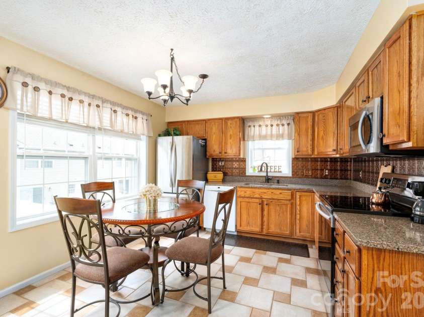 107 Loch Haven Road, Swannanoa, NC 28778.  MLS# CAR4360804, YatesRealty ID 6267. 