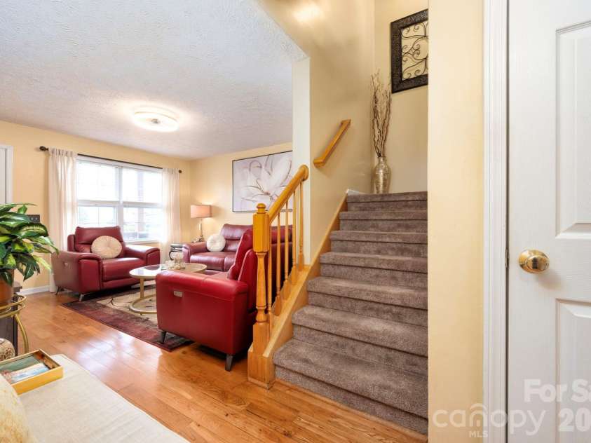 107 Loch Haven Road, Swannanoa, NC 28778.  MLS# CAR4360804, YatesRealty ID 6267. 