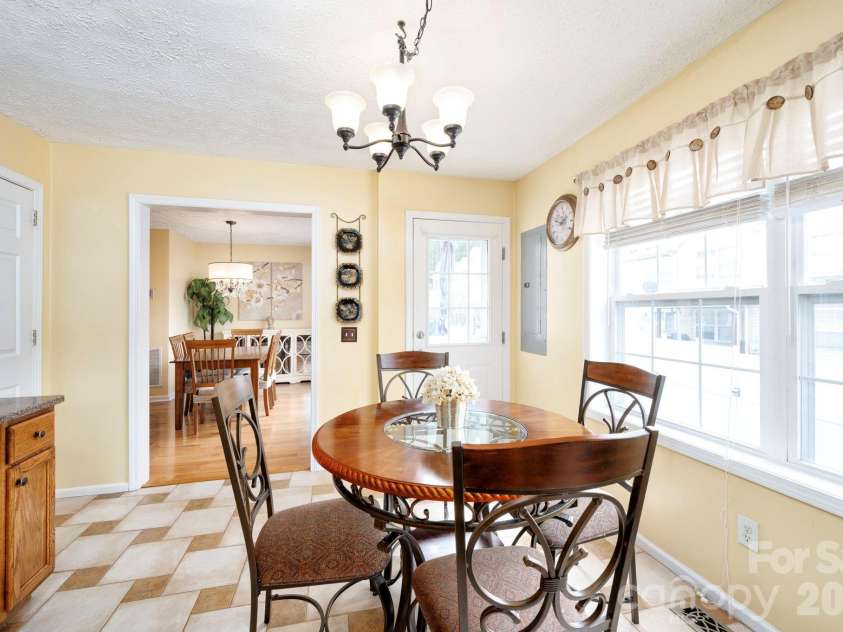 107 Loch Haven Road, Swannanoa, NC 28778.  MLS# CAR4360804, YatesRealty ID 6267. 