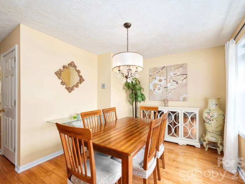 107 Loch Haven Road, Swannanoa, NC 28778.  MLS# CAR4360804, YatesRealty ID 6267. 