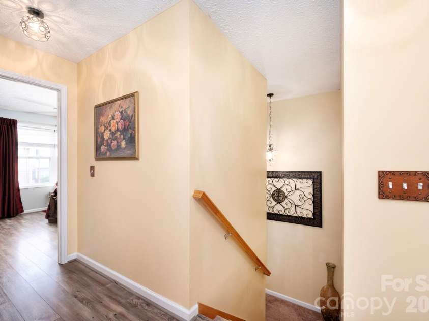 107 Loch Haven Road, Swannanoa, NC 28778.  MLS# CAR4360804, YatesRealty ID 6267. 