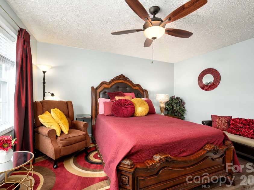 107 Loch Haven Road, Swannanoa, NC 28778.  MLS# CAR4360804, YatesRealty ID 6267. 