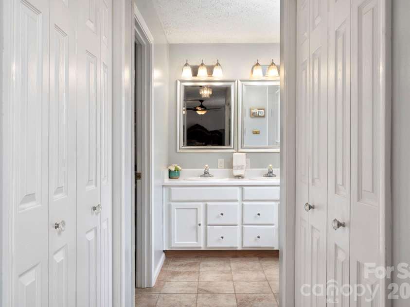 107 Loch Haven Road, Swannanoa, NC 28778.  MLS# CAR4360804, YatesRealty ID 6267. 