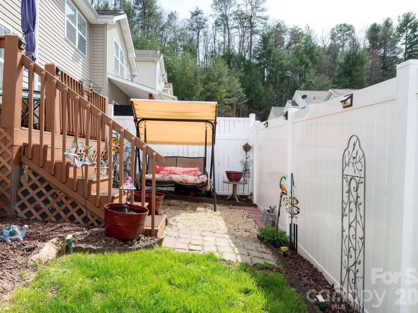 107 Loch Haven Road, Swannanoa, NC 28778.  MLS# CAR4360804, YatesRealty ID 6267. 