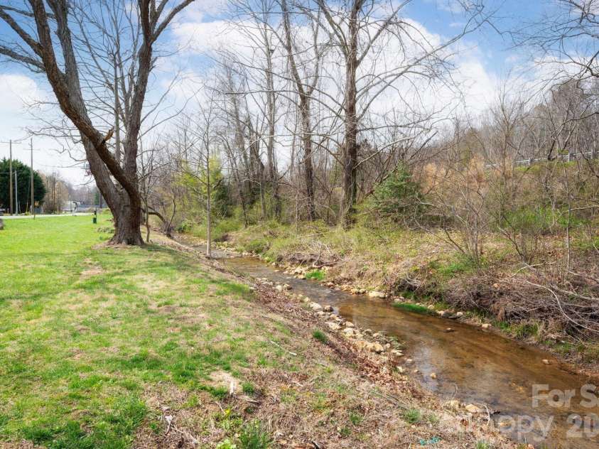107 Loch Haven Road, Swannanoa, NC 28778.  MLS# CAR4360804, YatesRealty ID 6267. 