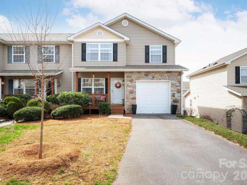 107 Loch Haven Road, Swannanoa, NC 28778.  MLS# CAR4360804, YatesRealty ID 6267. 