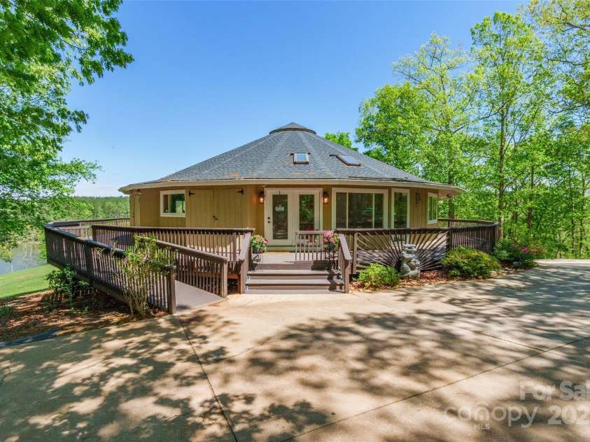 1308 Twin Oaks Drive, Chester, SC 29706.  MLS# CAR4245372, YatesRealty ID 6267. 