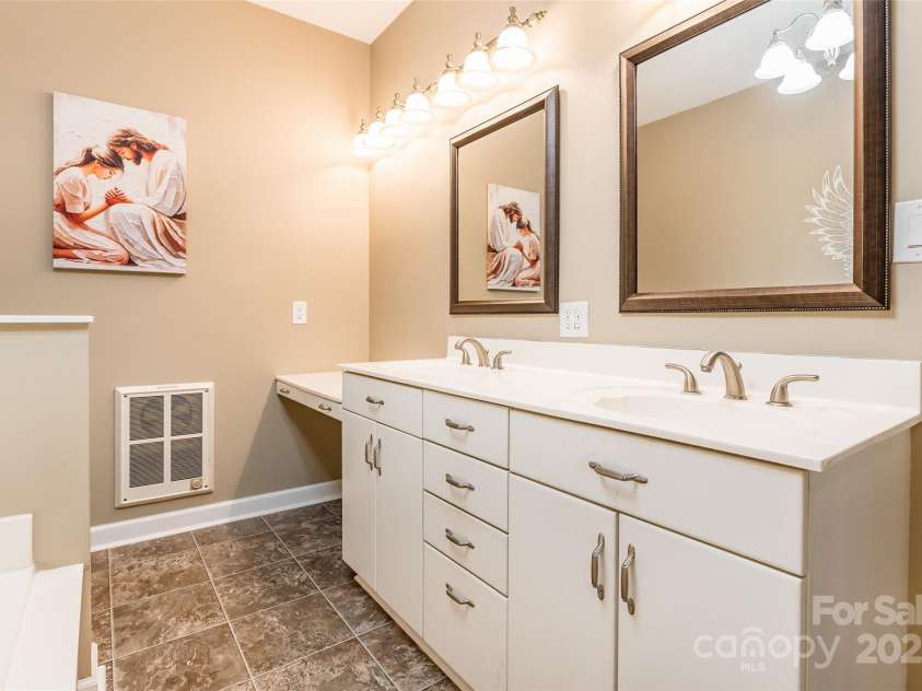 1308 Twin Oaks Drive, Chester, SC 29706.  MLS# CAR4245372, YatesRealty ID 6267. 