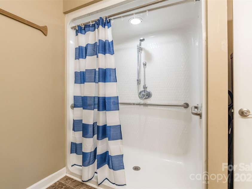 1308 Twin Oaks Drive, Chester, SC 29706.  MLS# CAR4245372, YatesRealty ID 6267. 