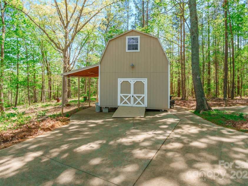 1308 Twin Oaks Drive, Chester, SC 29706.  MLS# CAR4245372, YatesRealty ID 6267. 