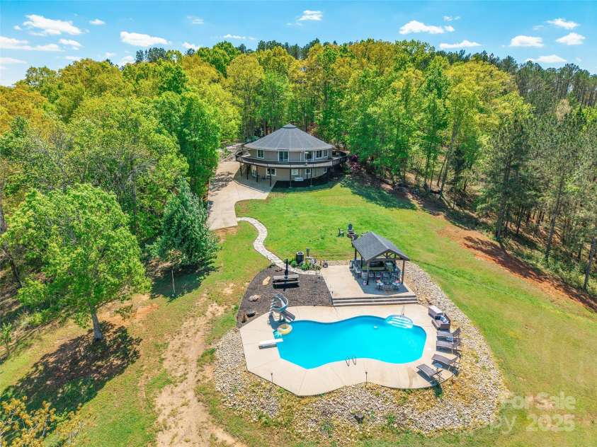 1308 Twin Oaks Drive, Chester, SC 29706.  MLS# CAR4245372, YatesRealty ID 6267. 