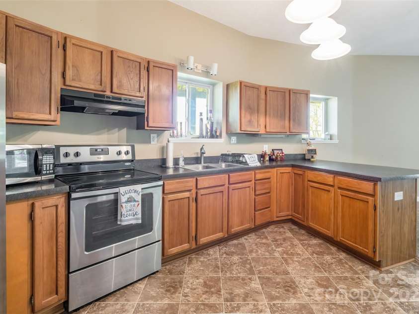 1308 Twin Oaks Drive, Chester, SC 29706.  MLS# CAR4245372, YatesRealty ID 6267. Basement / 2nd living