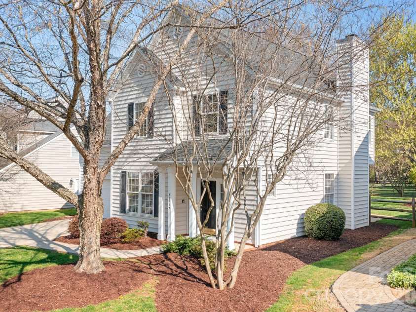 10115 Glencrest Drive, Huntersville, NC 28078.  MLS# CAR4359317, YatesRealty ID 6269. 