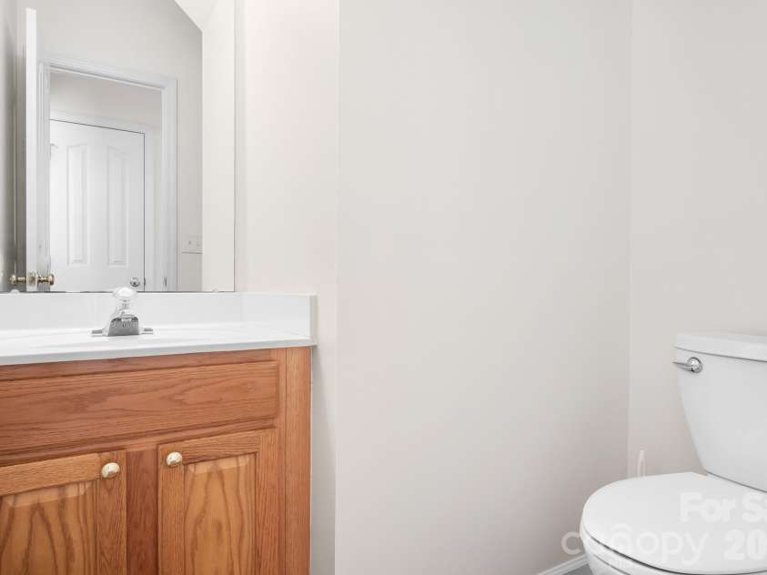 10115 Glencrest Drive, Huntersville, NC 28078.  MLS# CAR4359317, YatesRealty ID 6269. 