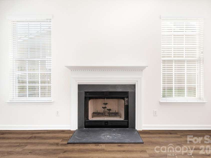 10115 Glencrest Drive, Huntersville, NC 28078.  MLS# CAR4359317, YatesRealty ID 6269. 