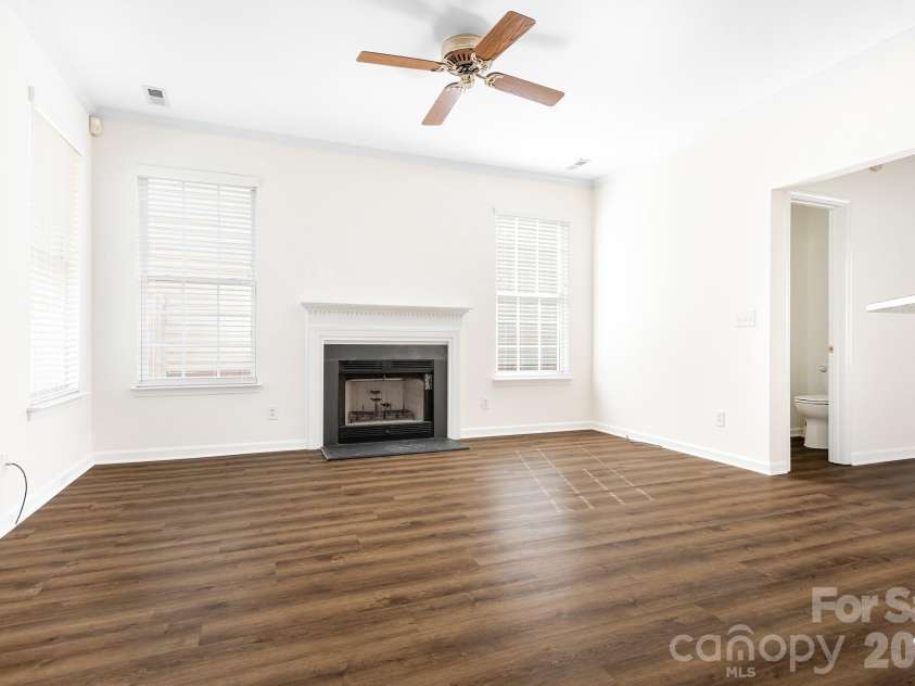 10115 Glencrest Drive, Huntersville, NC 28078.  MLS# CAR4359317, YatesRealty ID 6269. 