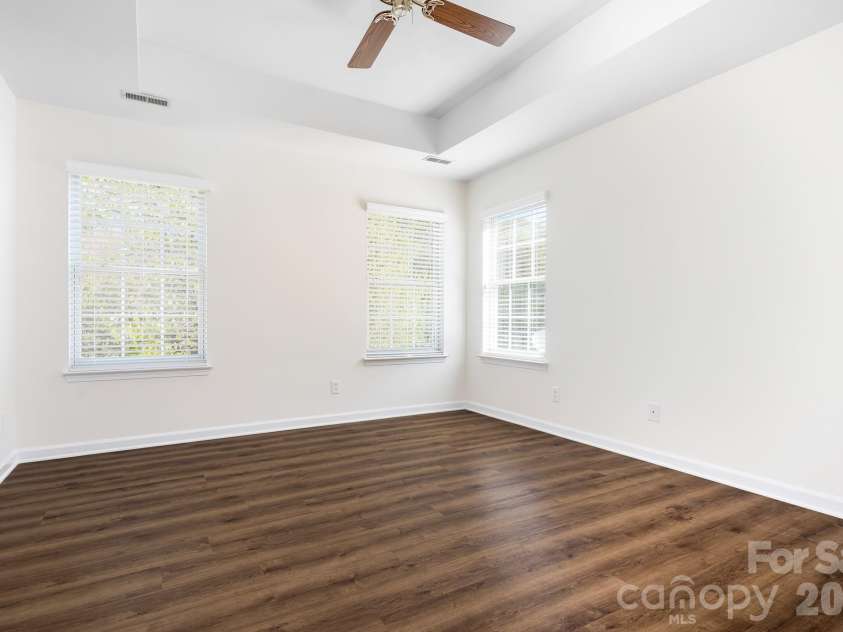 10115 Glencrest Drive, Huntersville, NC 28078.  MLS# CAR4359317, YatesRealty ID 6269. 