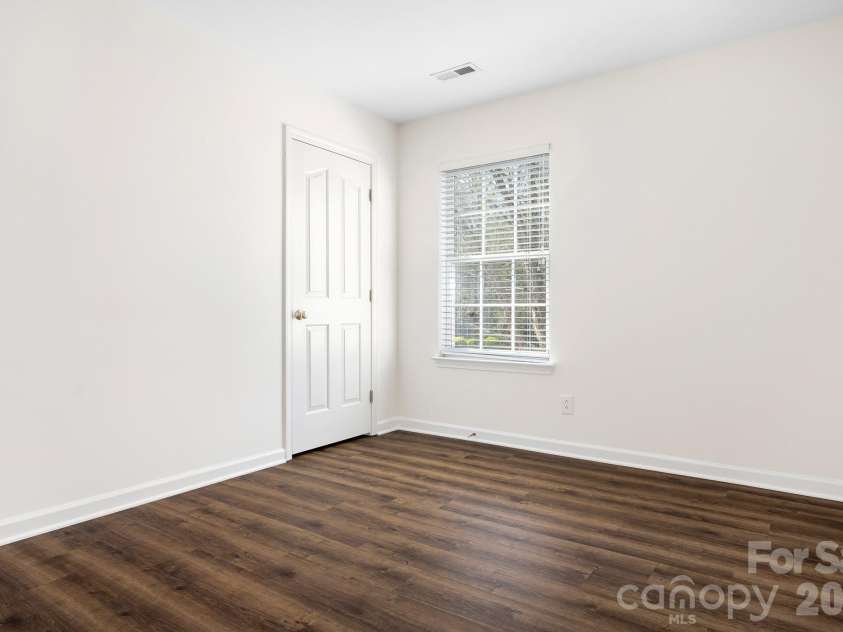 10115 Glencrest Drive, Huntersville, NC 28078.  MLS# CAR4359317, YatesRealty ID 6269. 