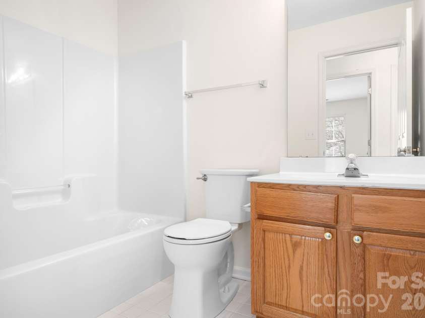 10115 Glencrest Drive, Huntersville, NC 28078.  MLS# CAR4359317, YatesRealty ID 6269. 