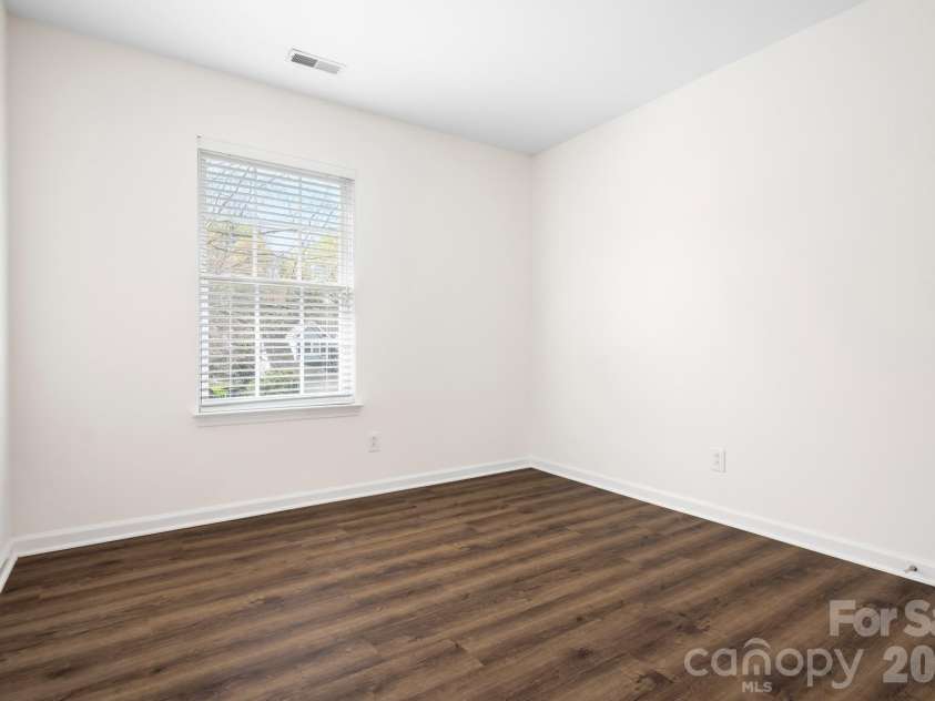 10115 Glencrest Drive, Huntersville, NC 28078.  MLS# CAR4359317, YatesRealty ID 6269. 