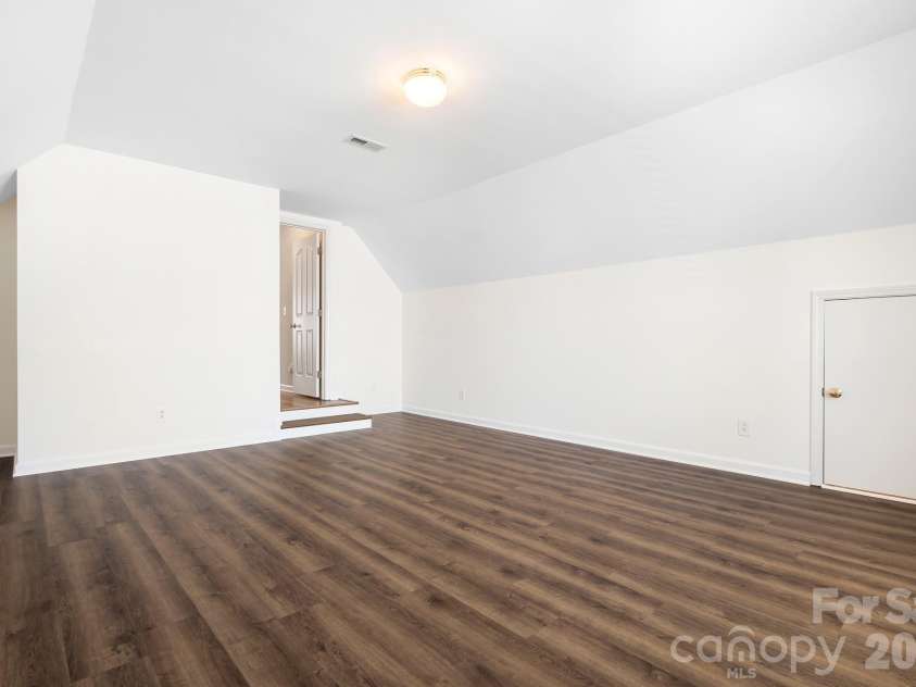 10115 Glencrest Drive, Huntersville, NC 28078.  MLS# CAR4359317, YatesRealty ID 6269. 