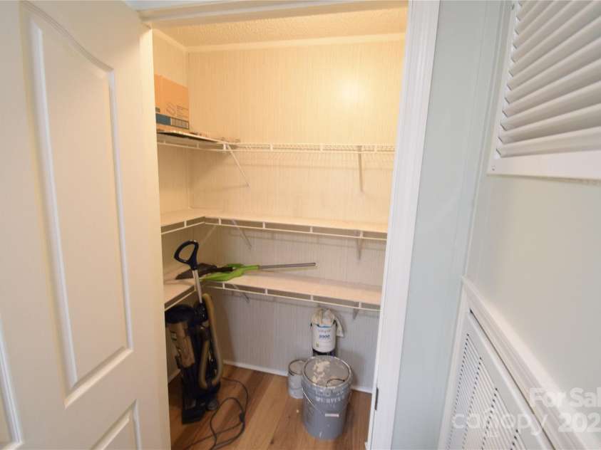 121 Silver Fox Court, Mount Holly, NC 28120.  MLS# CAR4241766, YatesRealty ID 6269. Walk in pantry